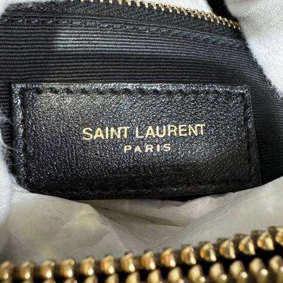 Saint Laurent Medium Loulou - Picture 10 of 16